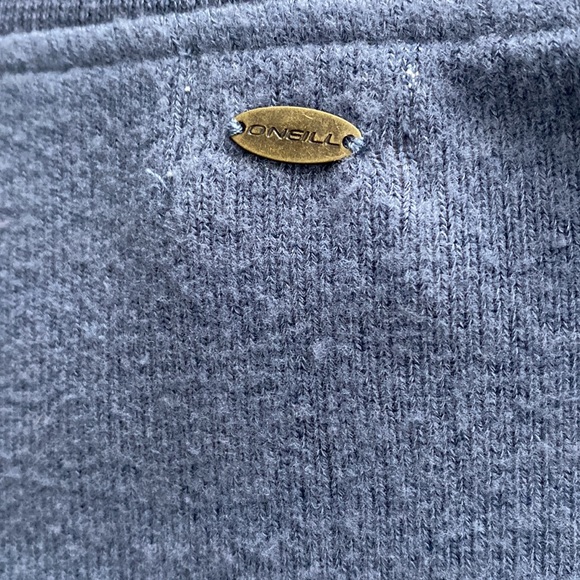 3 for 20$ 💜 O’Neill Sweater - Picture 4 of 5
